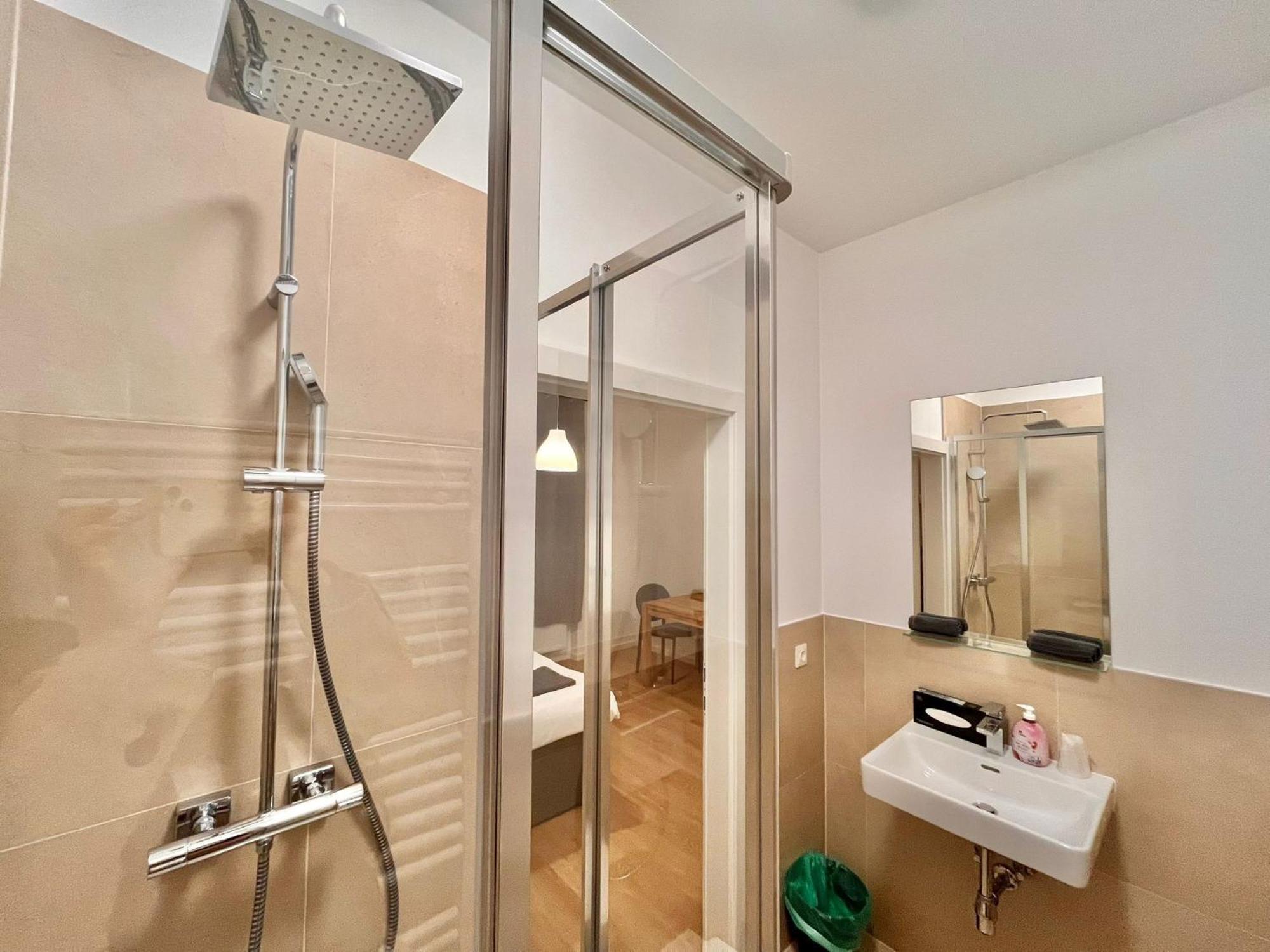 Aurellia Deluxe Apartments Wenen Buitenkant foto