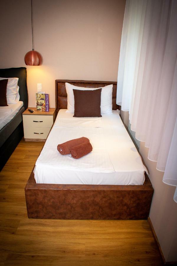 Aurellia Deluxe Apartments Wenen Buitenkant foto